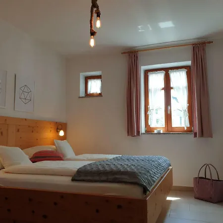 Mein Huttenhof - Exklusive Landhausappartements Apartman *
